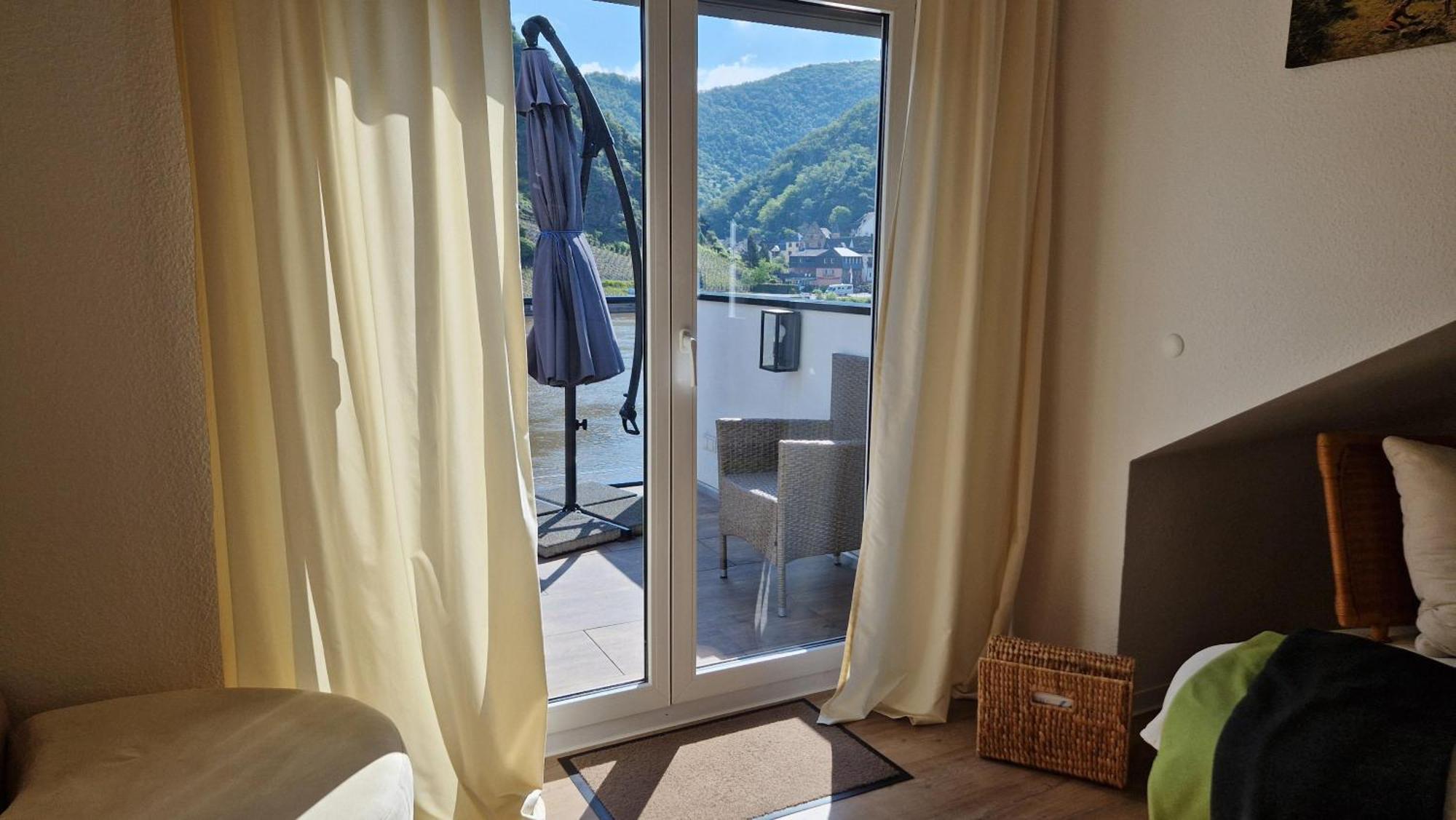 Bio-Ferienweingut Leyendecker Apartment Kattenes Exterior foto